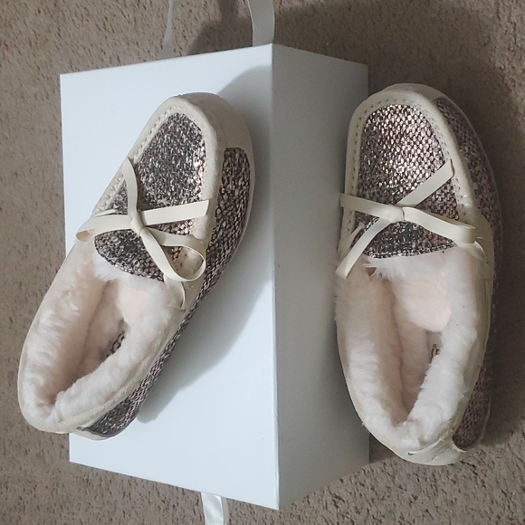 UGG Shoes - Picture 8 of 12